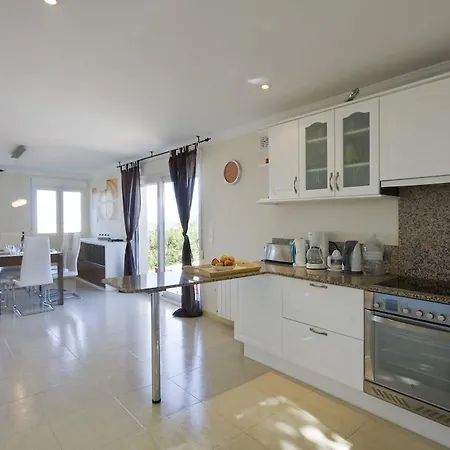 Alta Vista Villa *