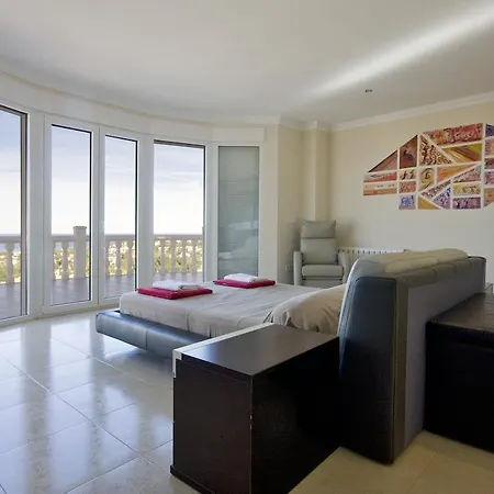 Villa Alta Vista *